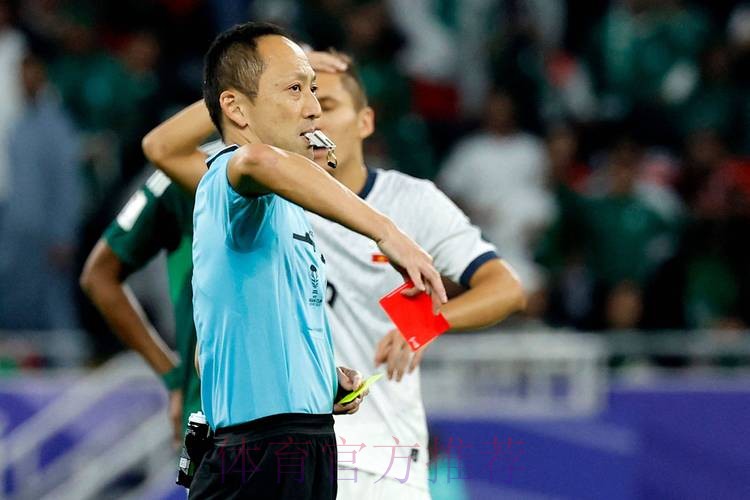 世体:贝林染黄后怒骂裁判 主裁没听到让他逃过红牌
